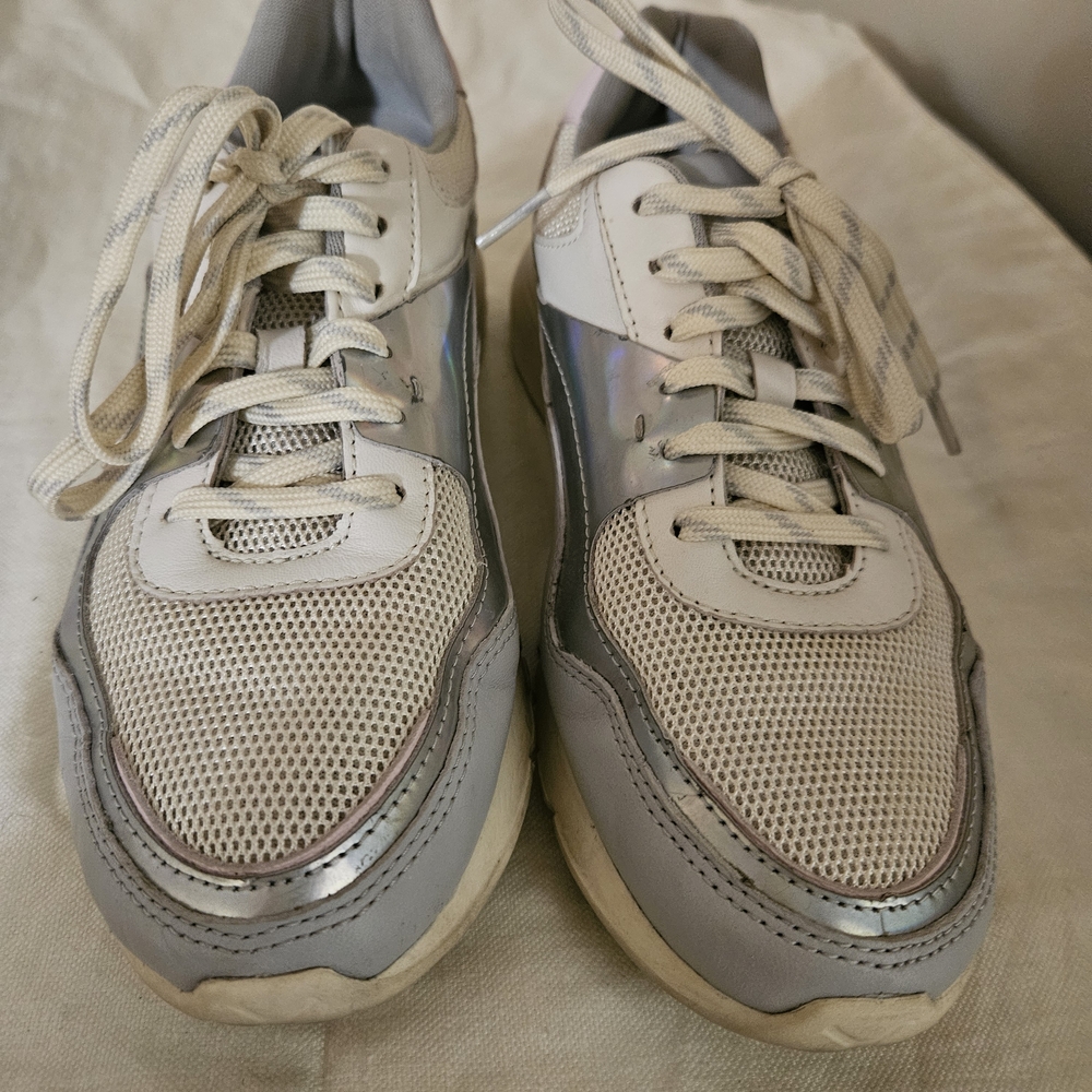 Stylish Women's Sneakers in Silver and Cream